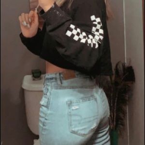 Cropped checkered sleeves